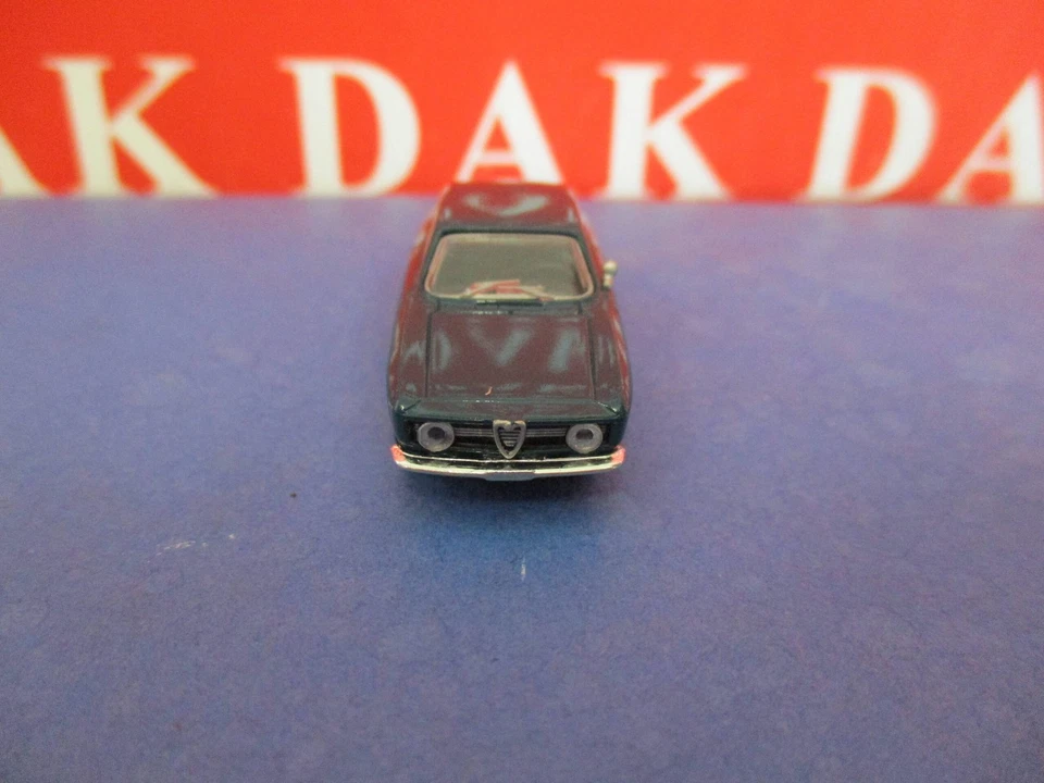 1/87 Modellino Auto Alfa Romeo Giulia Sprint GT Blu Oceano 1974 by Brekina - Immagine 2 di 4
