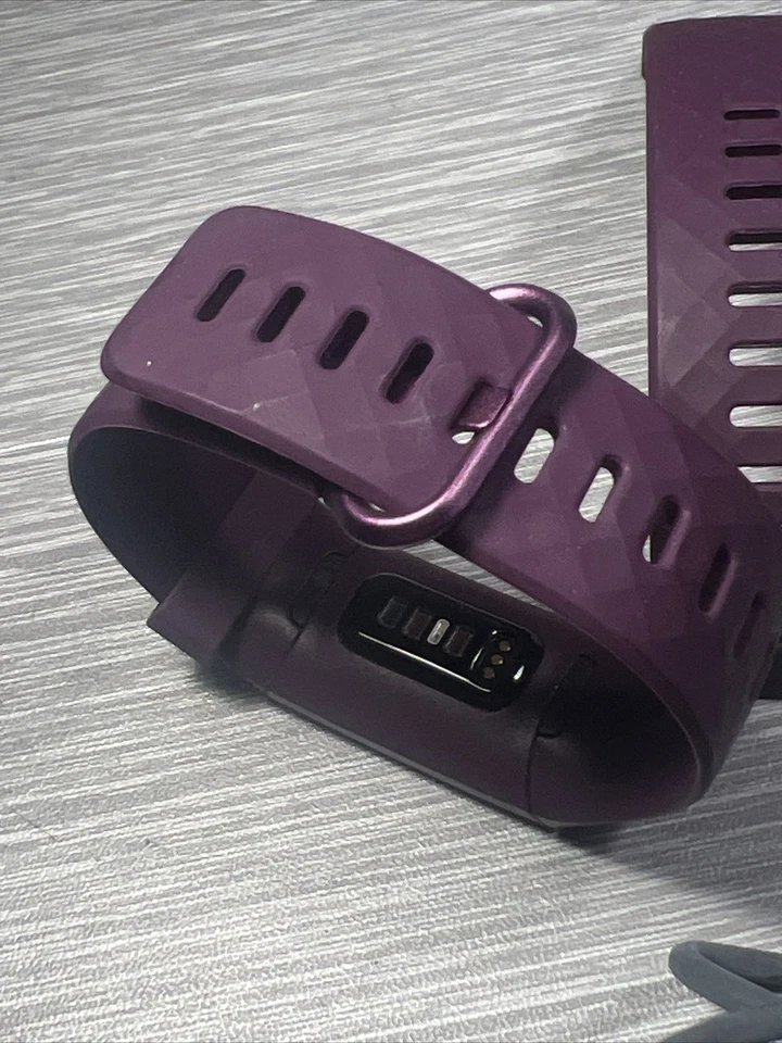 Rastreador de fitness Fitbit Charge 4 - Caja abierta de palo de rosa Foto 4 de 4