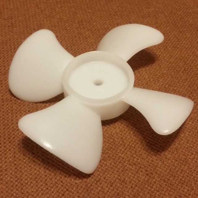 5 Inch Diameter Plastic Fan Blade/Propeller – 3/16" Bore, Clockwise (CW) Rotation