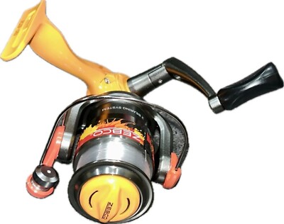 Moulinet Zebco Splash Orange – Rapport 5.3:1 – 2 BB – Capacité 8 Lb/190 Yd – Neuf