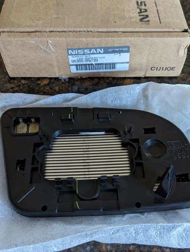 Nissan Maxima Mirror Glass 96366-9N83B