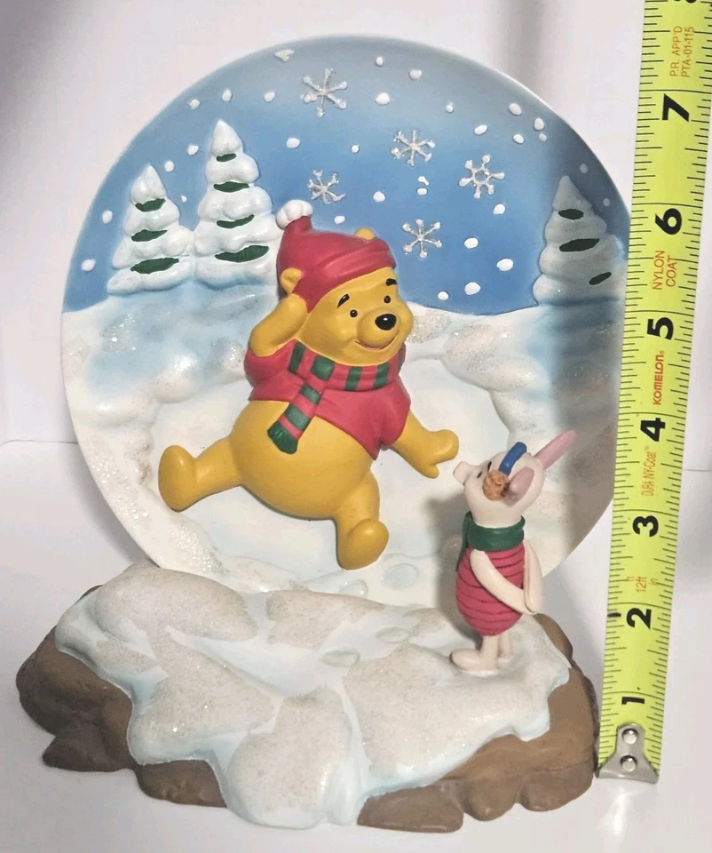 Winnie The Pooh And Piglet 3D Collectors Plate Snowflakes & Christmas 🎄  - Image 2 of 4