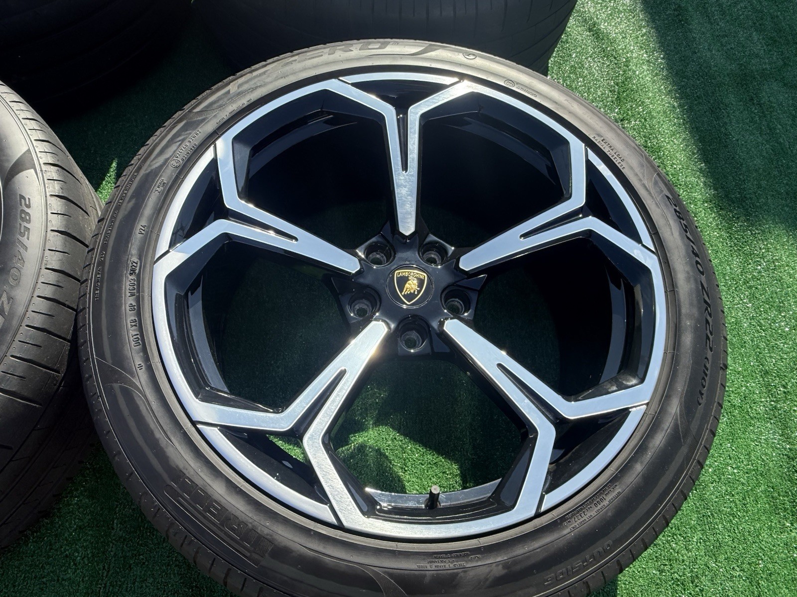 Lamborghini Urus OEM 22” Nath Forged Wheels w/ Pirelli P-Zero Tires + TPMS