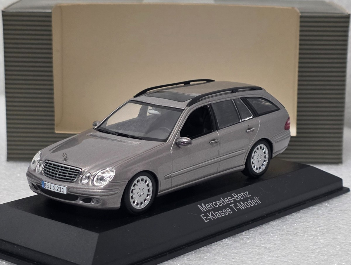 Mercedes-Benz E-Klasse T-Modell★1/18 1/18 Mercedes-Benz Mercedes E-Class E-Klasse E300 S213 T-Modell
