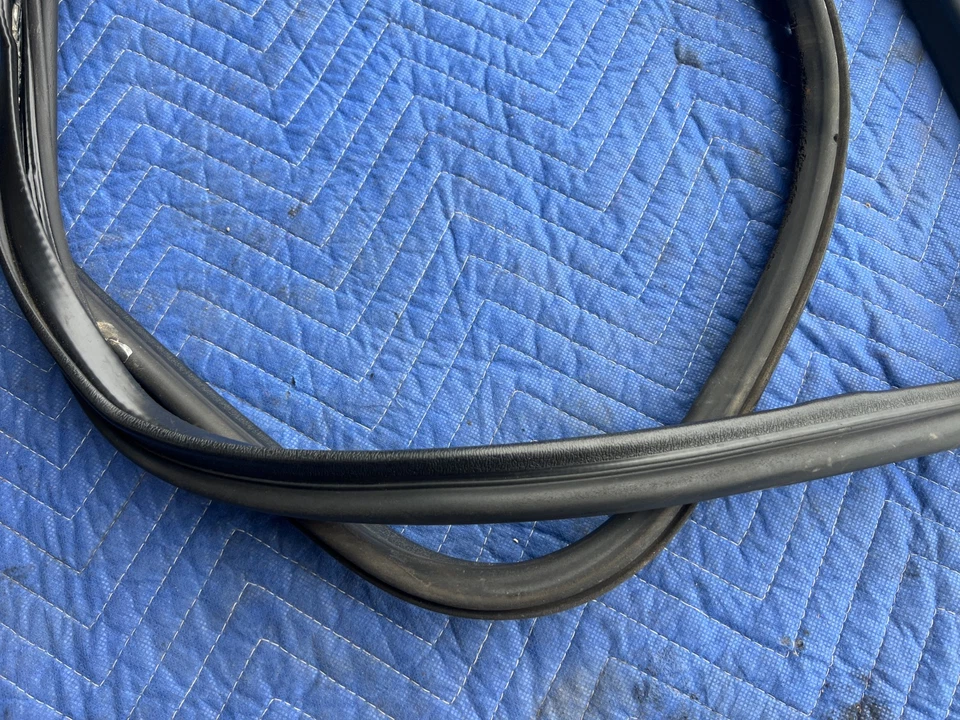 Volvo 740 940 1989-1995 sedán sello de puerta juego de juntas de eliminación de clima OEM #3756EM Foto 2 de 4