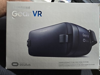  BRAND NEW  SAMSUNG GEAR VR OCULUS HEADSET SM-R323 GLASSES BLACK GALAXY USB