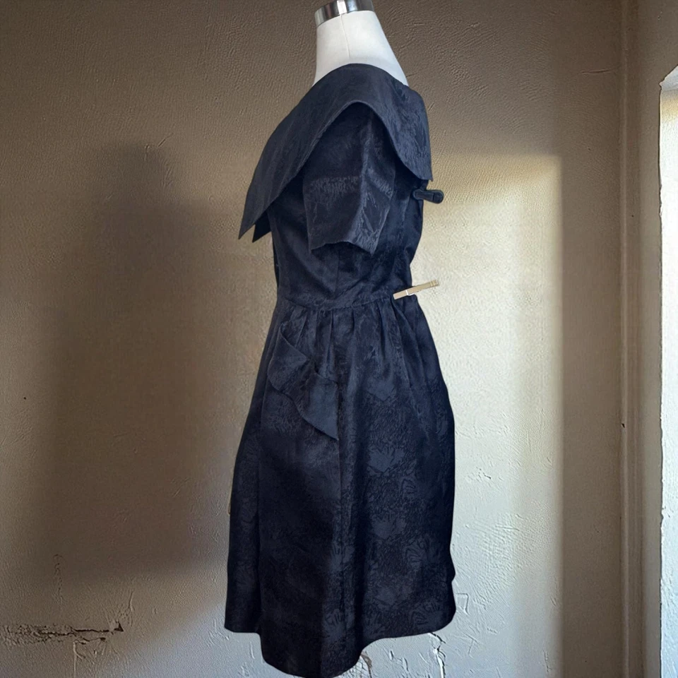 Vintage Dress 1990s Oscar De La Renta Collared Brocade Button Front Black Midi M - Image 4 of 4