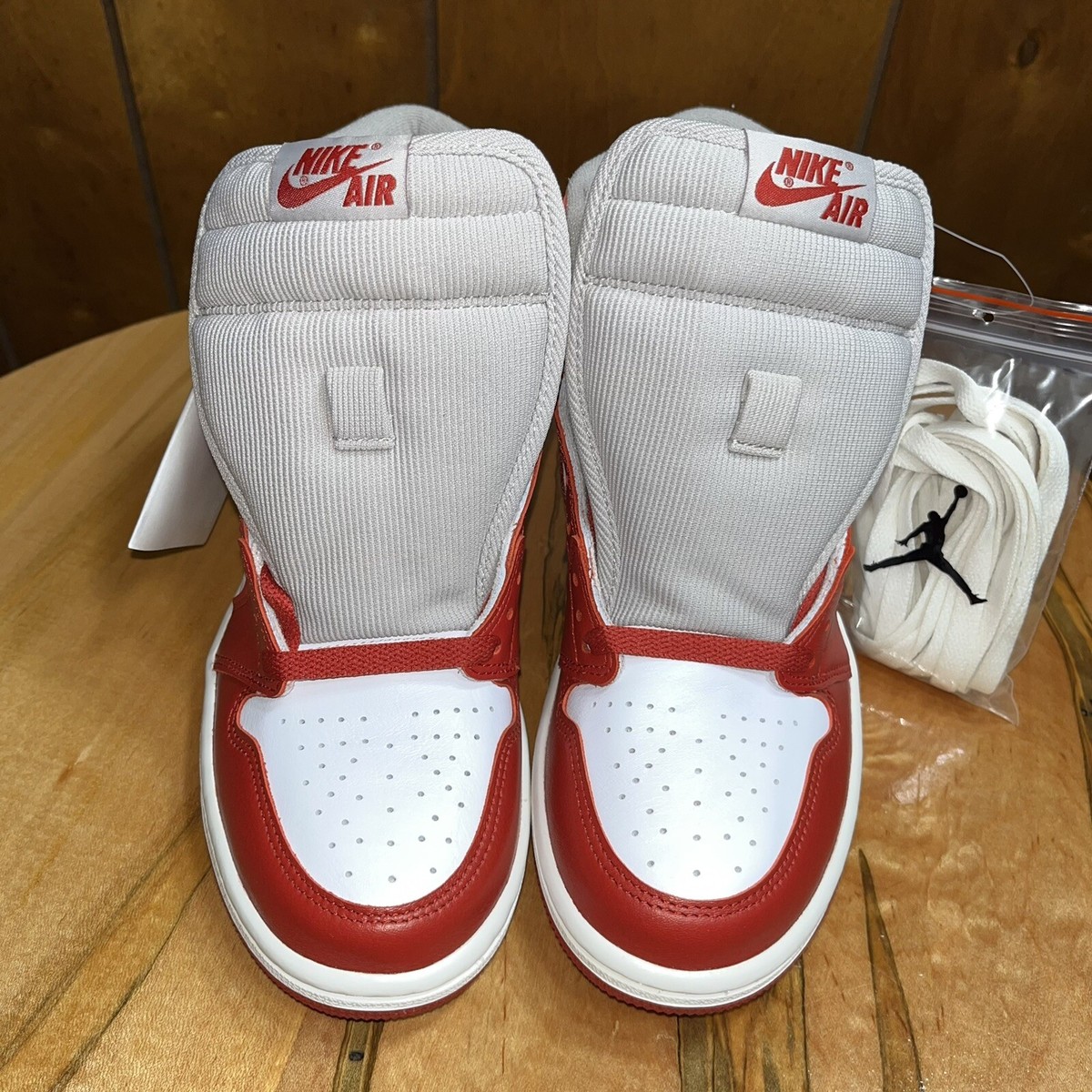 Size 9.5W/8M - Jordan 1 High Varsity Red W No Lid Ships FREE & ASAP ?‍??? Size: 6.5 WMNSs - Air Jordan 1 Retro High OG “Varsity Red  main image 3