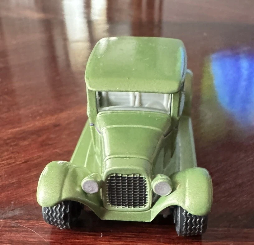 Camión Ford Johnny Lightning 1929 doble cabina verde escala 1:64 Foto 4 de 4