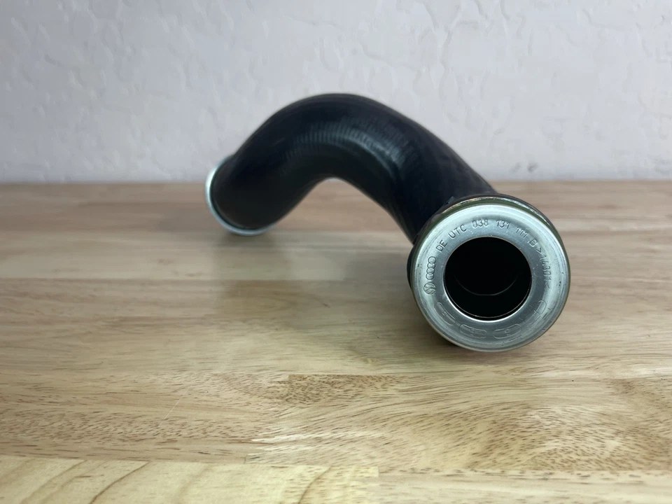 Mangueira intercooler Volkswagen Jetta 2004-2005 fabricante de equipamento original 1J0-145-822H fabricante de equipamento original 038-131-111 - Imagem 4 de 4