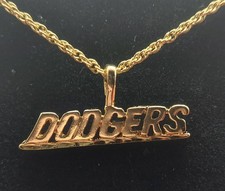 DODGERS SPORTS TEAM ORO 14KT EP ENCANTO CON CADENA CUERDA ORO 14KT EP 18"