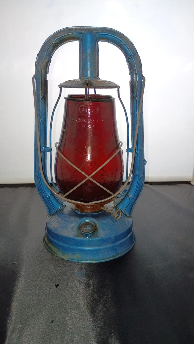 Dietz Monarch Lantern In Collectible Railroad Lanterns & Lamps for