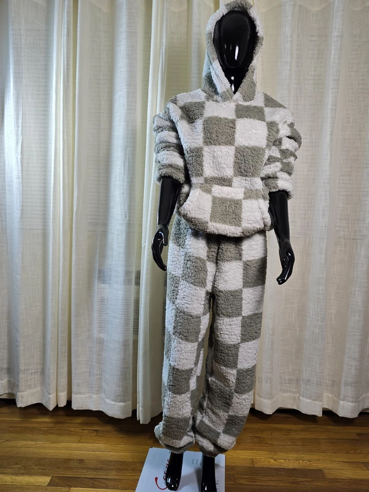 Womens 2 piece fleece checkerboard lounge set size 8 - Изображение 2 из 4