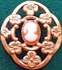 Antica spilla in argento placcato oro con cammeo madreperla 