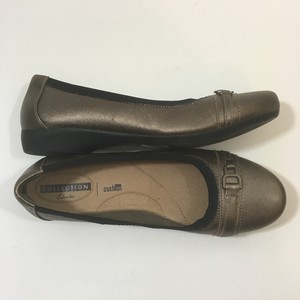 clarks soft cushion flats