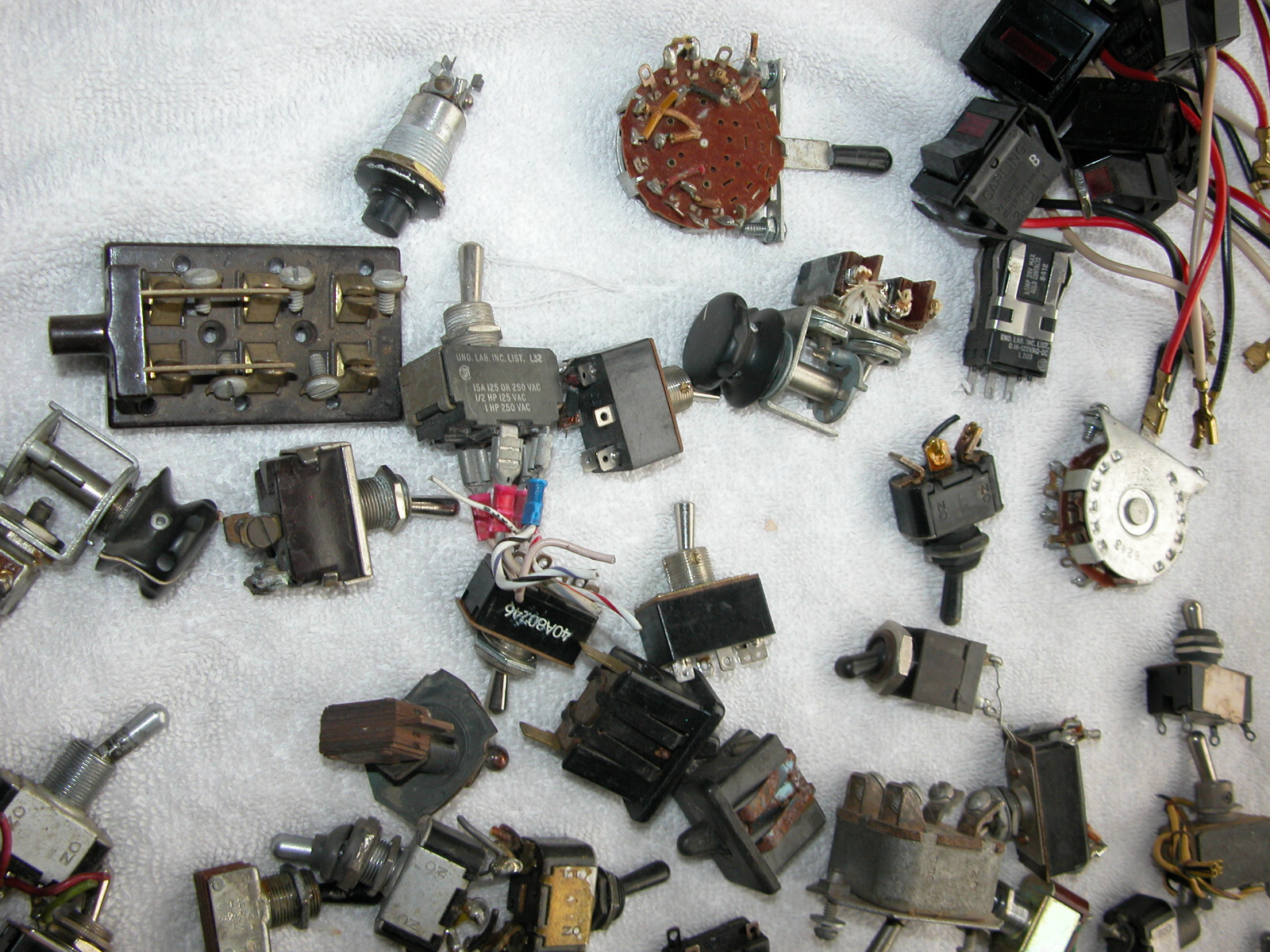 PILE OF toggle switch ANTIQUE RADIO ON OFF SWITCH eBay