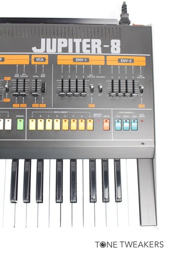 Roland Jupiter-8 Meticulously Refurbished Synthesizer PRO VINTAGE SYNTH DEALER - Picture 5 of 12