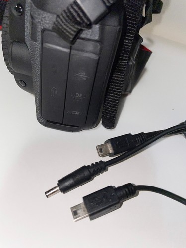 Canon EOS 50D DSLR, 2 Batteries & Battery charger, USB cables and case. - Picture 3 of 5