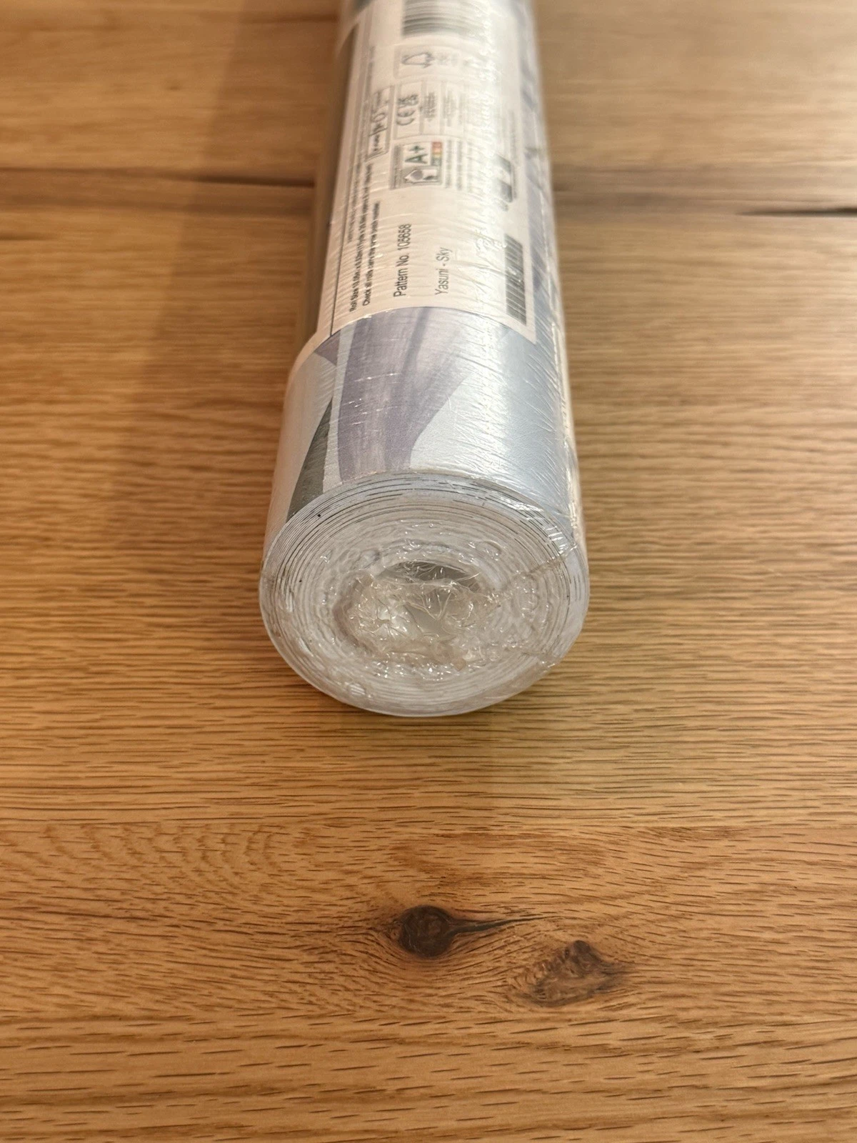 1 Roll Graham & Brown Wallpaper Yasuni Sky 105658 10m x 52cm - Brand New 3