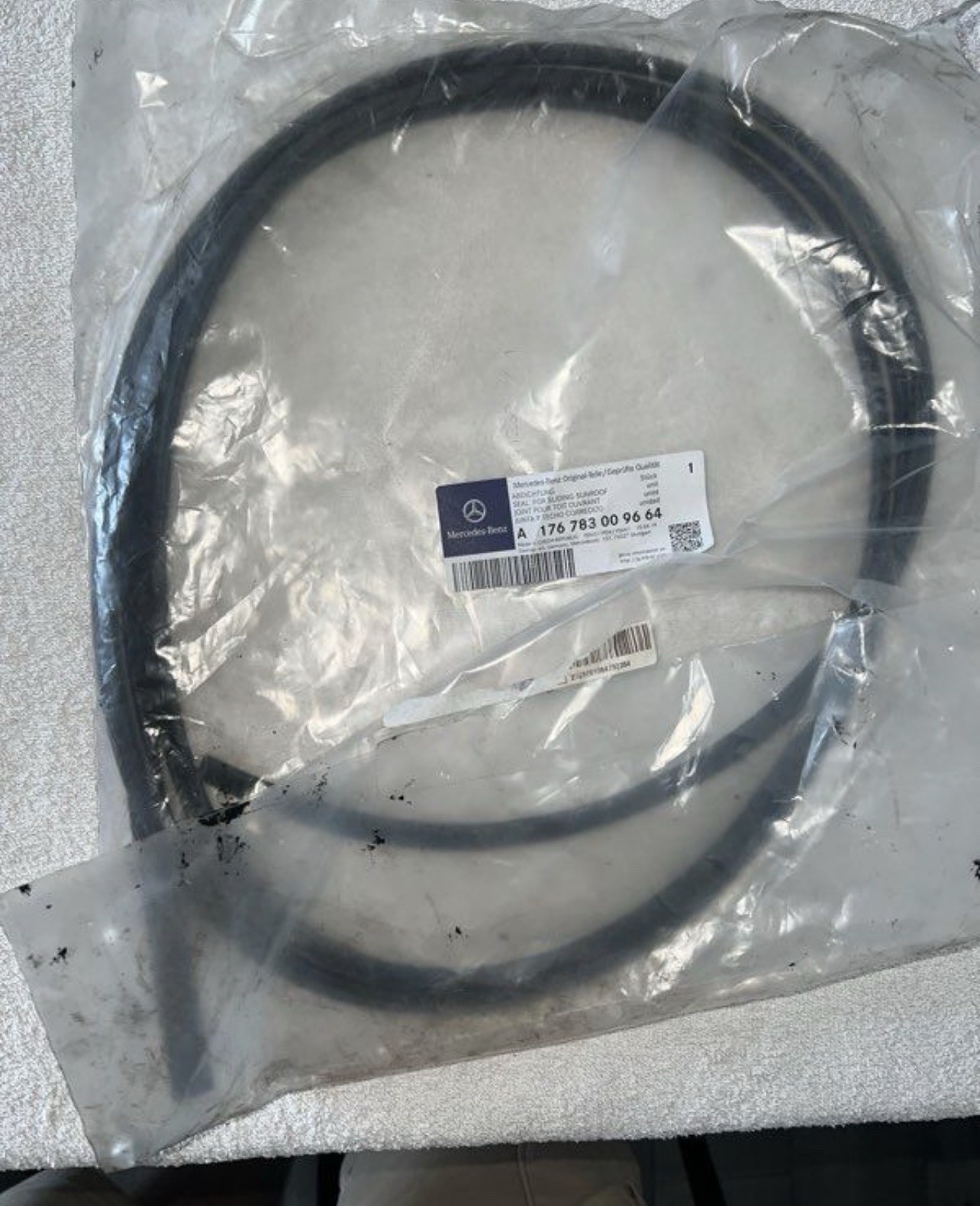 Joint de toit ouvrant de qualité premium Mercedes A1767830096 en caoutchouc EPDM renforcé