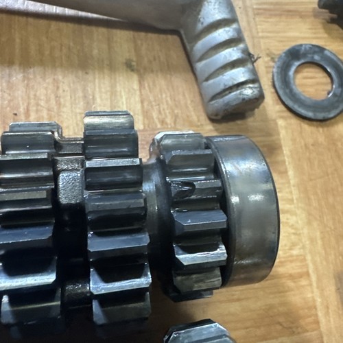 1985 Suzuki LT250R Quad Racer Transmission / Shift Mechanism / Kick Idler Gear - Picture 5 of 13