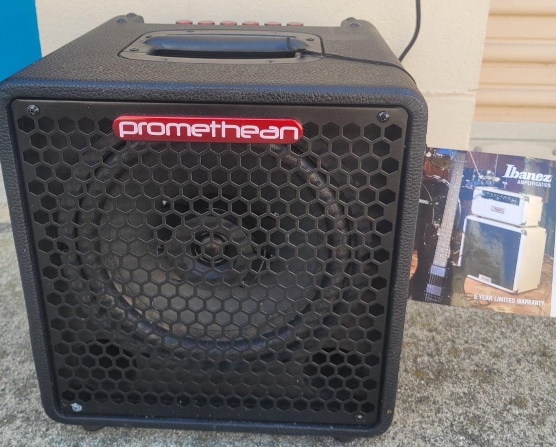 Open Box Ibanez Promethean P3110-H 300W 1x10 Bass Combo Amp Level