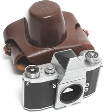 Pentacon Praktica IV F camera body 35mm film SLR with case