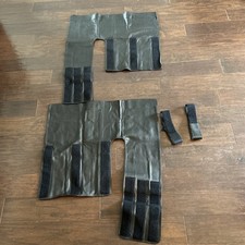 Nice Preowned HEAVY BLACK LEATHER MOTORCYCLE Chaps Wrap-Chaps Size 28 Made In US