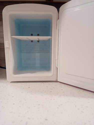 Personal Chiller Pink Mini Fridge - Picture 3 of 6