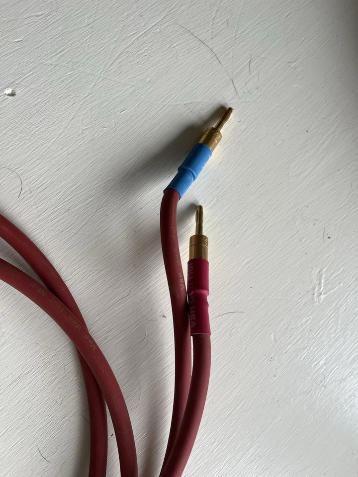 Van Den Hul - Revolution Hybrid Stereo Pair 2-2; 1.5m Set Original Vdh Plugs - Image 2 of 4