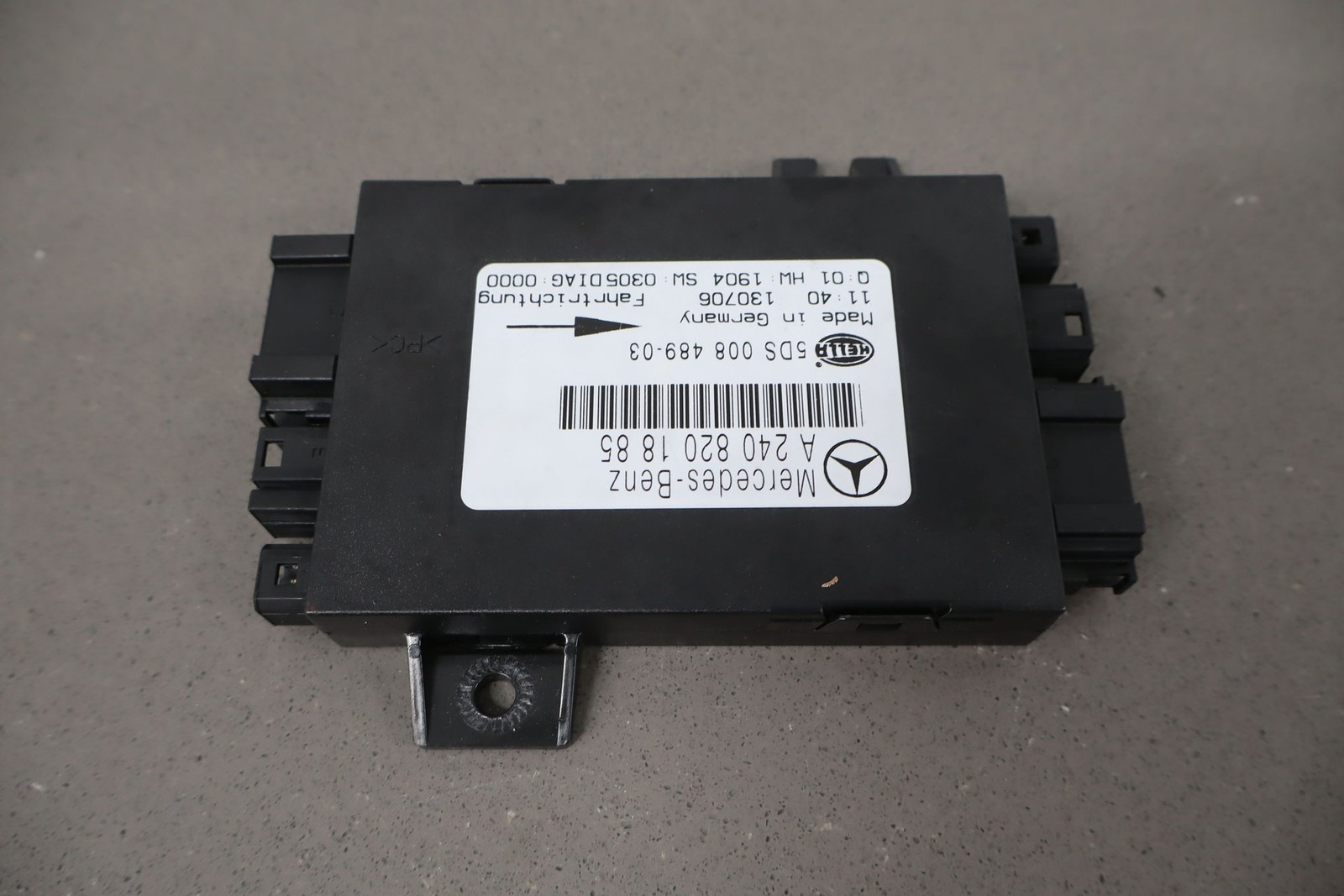 2007 Maybach 57 W240 Bus Node Roof Control Module A2408201885