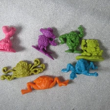 1970s FREAKIES Complete Set of 7 Solid PVC Figures / Cereal Premiums
