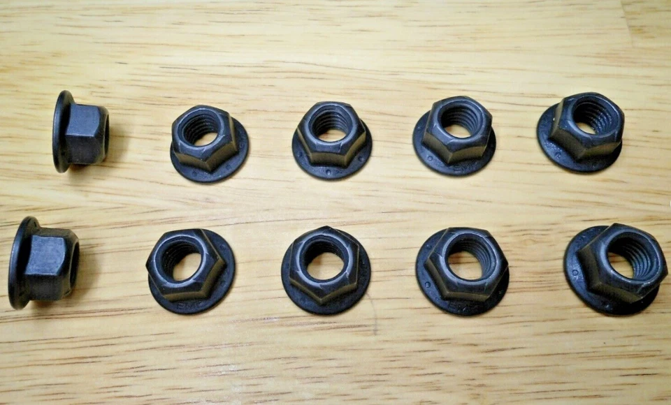 (GRADO 8) TUERCAS DE BRIDA DE TREN DE TRANSMISIÓN Y 30 TORNILLOS INT NEGROS! SE ADAPTA A VEHÍCULOS CLÁSICOS Foto 3 de 4