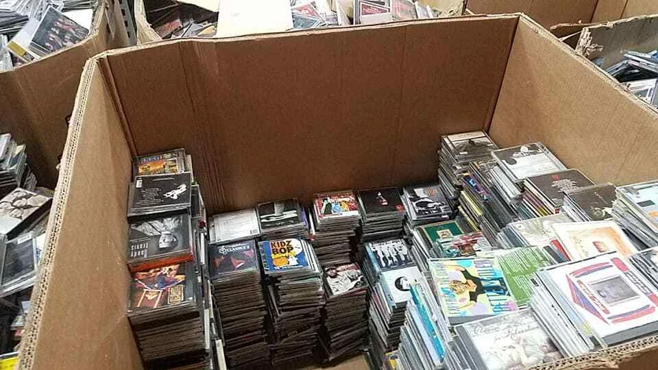 Assorted CDs Music Lot of 100 Different Types of Artists ALL GOOD-MINT CONDITION - Image 3 of 4