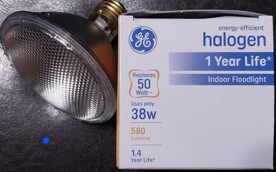 GE Energy-Efficient 38w Short Neck PAR30 Indoor Floodlight 580 Lumens Light Bulb