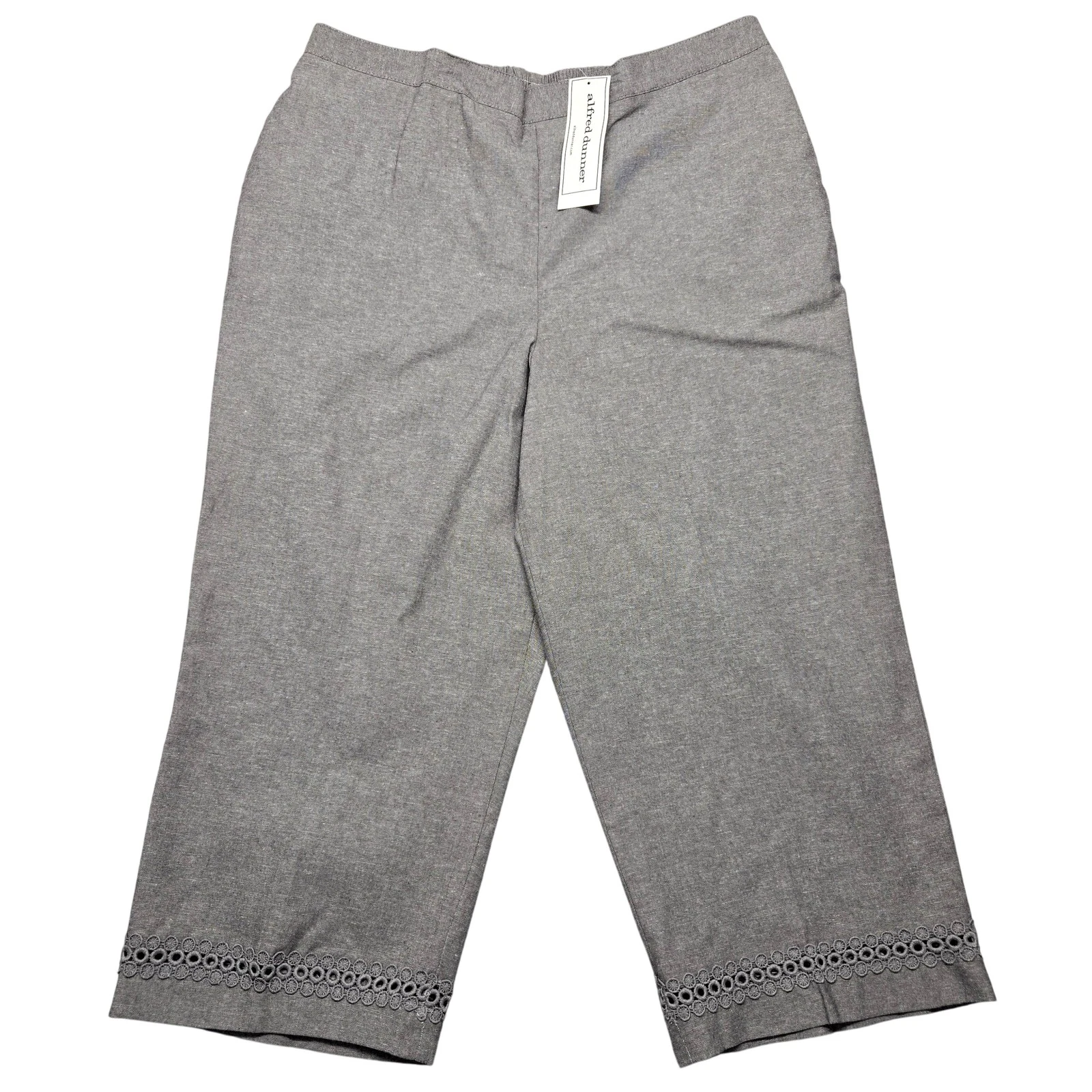 Alfred Dunner Capri Pants Womens 16 Bella Vista Embroidered Hem Classic Fit NWT
Opens in a new windo