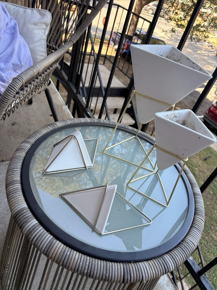 Umbra Trig 悬挂 + 立式花盆花瓶/几何墙面装饰容器 — 第 2/2 张图片