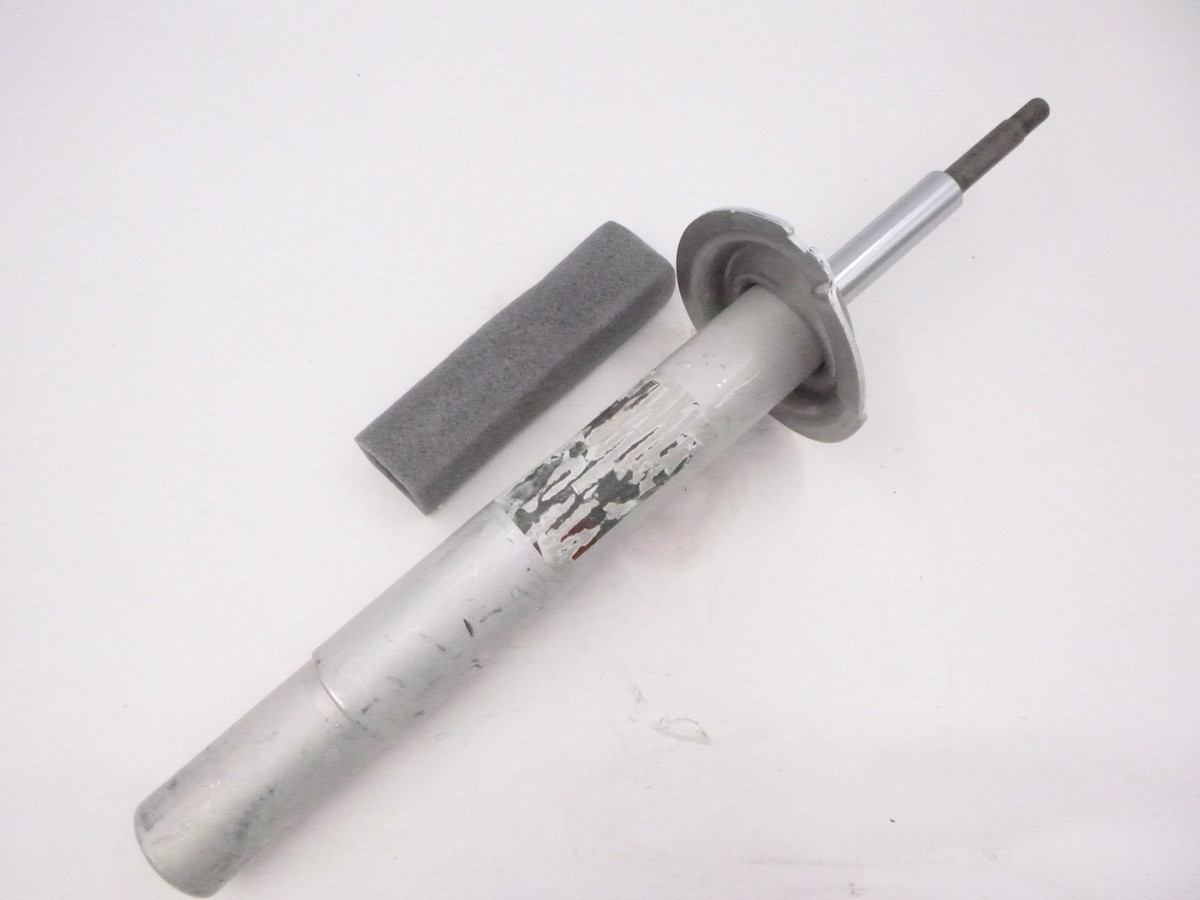 no.62サ－フボ－ドラック Sachs 82 4904 557 218 Front LH RH Shock Absorbers For 1995-2003