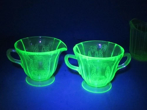 Vintage Federal Glass Uranium Sylvan Green Depression Parrot Sugar and Creamer