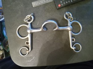 Used loose cheek Pelham bit 5 in Segundo mouth