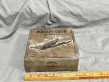 DOUGLAS SBD-3 Dauntless Warbirds Of WW II 1:72 SBD-3 NIB Motor City Classics