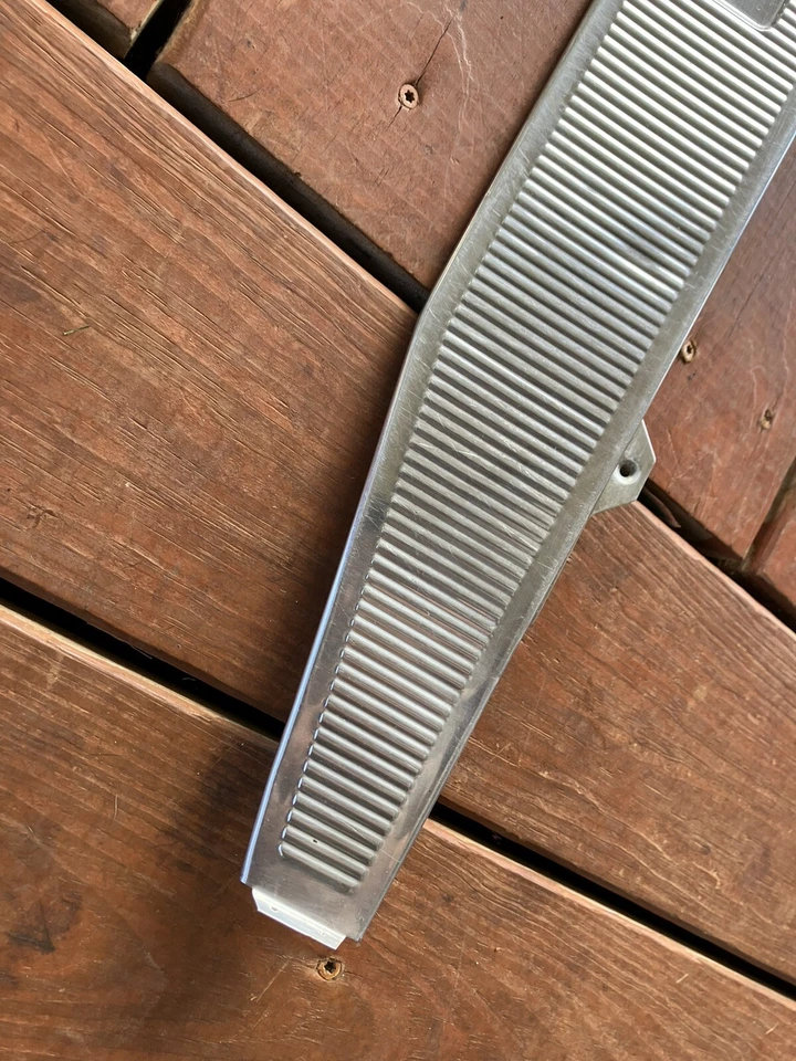 1995 梅赛德斯-奔驰 E320 车厢 W124 S124 Estate 后后排车架装饰 1246980089 — 第 3/4 张图片