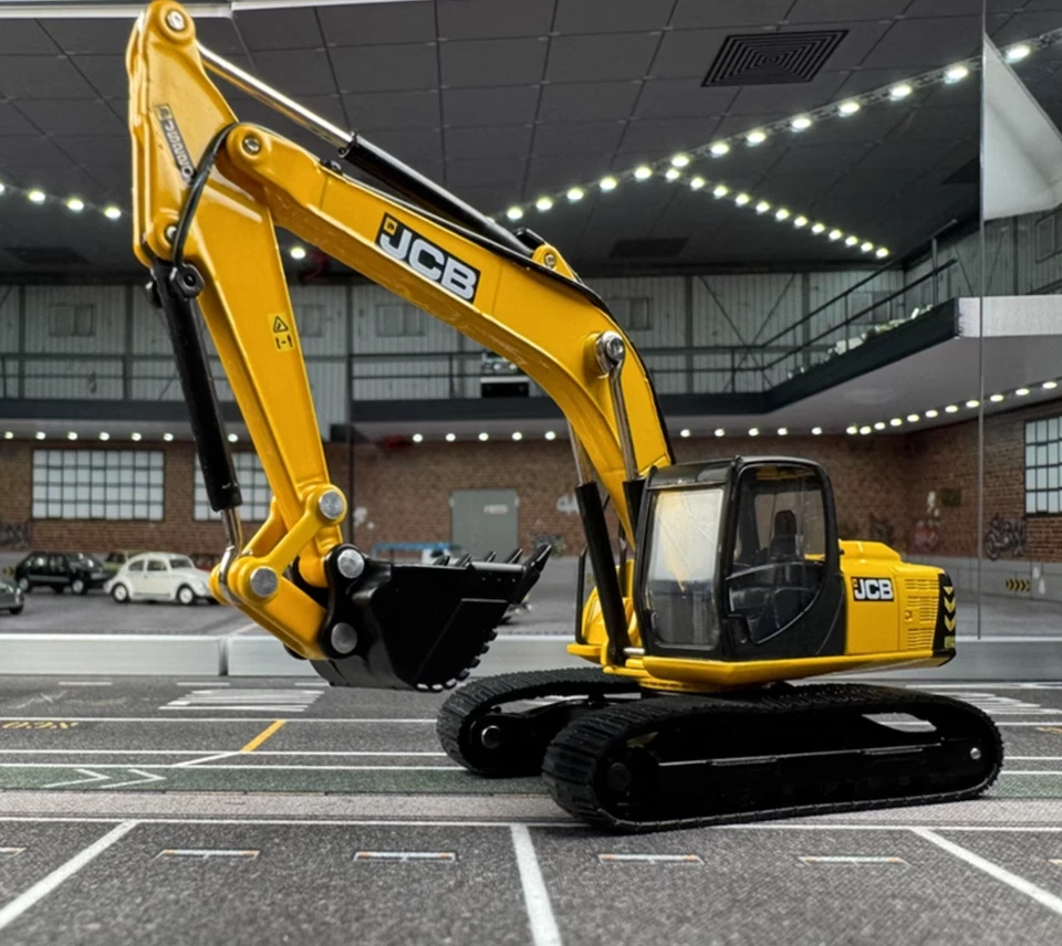 1:76 Yellow JCB Construction Excavator Digger Model Diecast Metal - Image 4 of 4