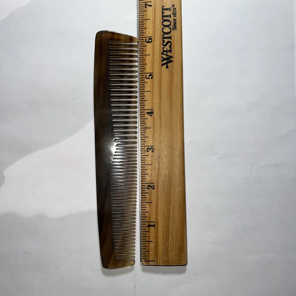 Peine bocina LG rubio oscuro con dientes redondeados lisos hecho a mano en Francia Foto 2 de 4