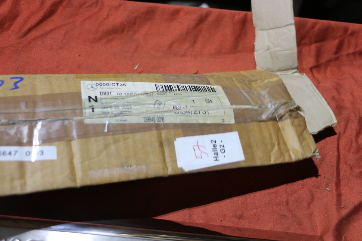 ORIGINAL Mercedes C-Klasse W203 - Satz Einstiegsleisten Chrom  