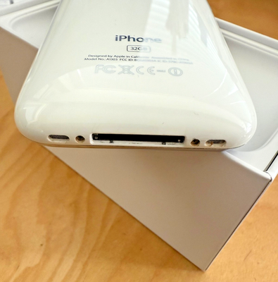 APPLE iPhone 3GS (3rd gen, 32GB, WHTE A1303) - SIM FREE | eBay UK
