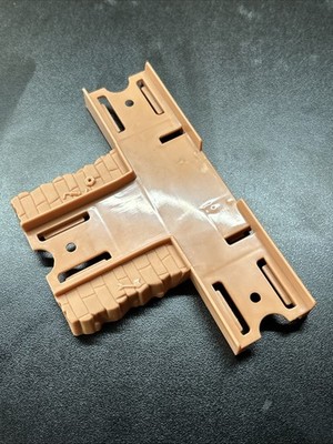 Hot Wheels BHT64 Track Builder Mega Pack Part - Tan Intersection Track
