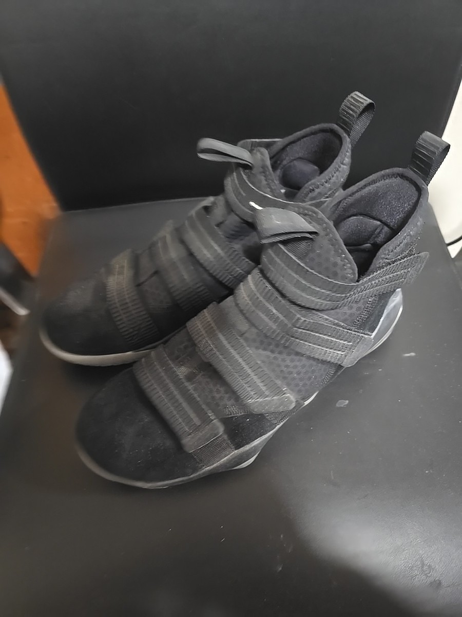 RARE Nike Zoom LeBron Soldier XI 11 2017 Finals 897646-002 Gold