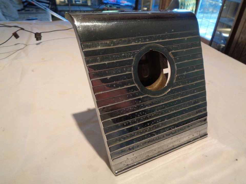 Mercury Montclair 1955 2 puertas techo rígido, bisel de luz de cortesía trasero BV-6461084-B Foto 3 de 4