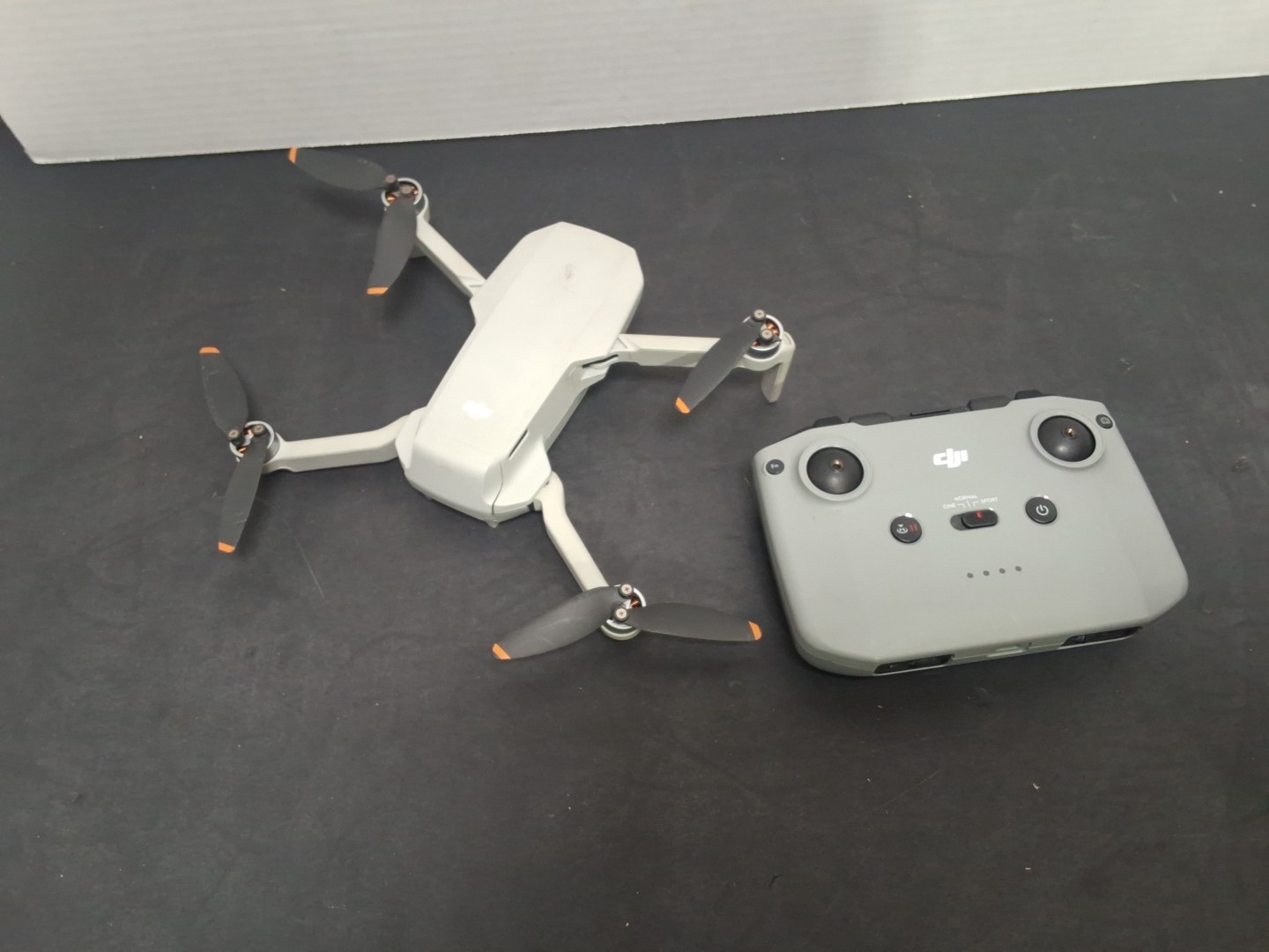 DJI Mini 2 4K Camera Drone MT2PD- Broken Prop